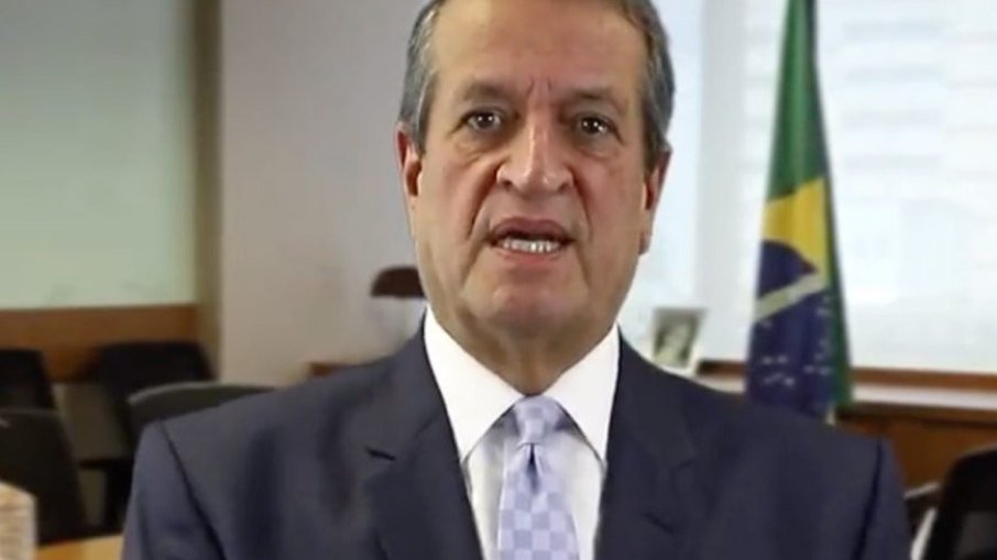 Bolsonaro quer partido para si, mas Valdemar não permite, sugerem mensagens