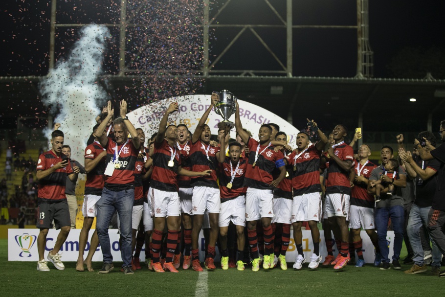 Flamengo vence novamente o São Paulo e conquista a Copa do Brasil Sub-17