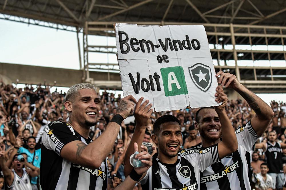 Botafogo bate Operário-PR e garante retorno à Série A do Brasileiro