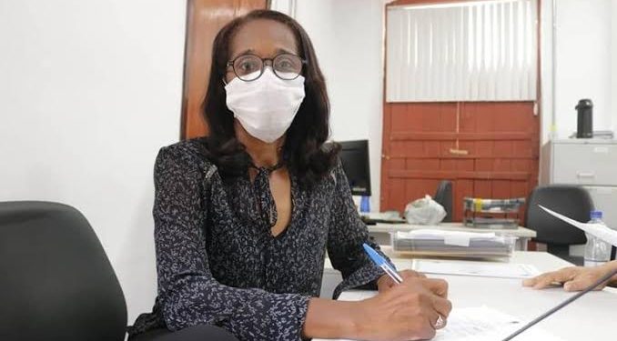 Eliana Gonzaga protesta contra ato de intolerância religiosa sofrido por baiana de acarajé