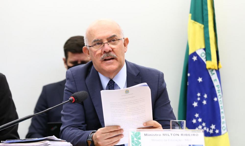 Ministro da Educação nega interferência na elaboração do Enem
