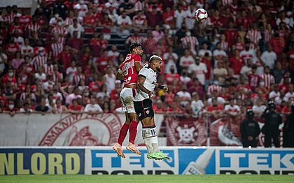 Vitória perde do CRB e depende de 'milagre' para escapar do rebaixamento