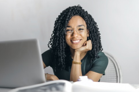 Governo do Estado lança programa de qualificação focado em mulheres com 5 mil vagas gratuitas