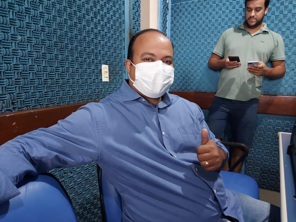 Ex-prefeito de Santo Amaro fala pela primeira vez a Rádio Santo Amaro FM e faz críticas à atual gestão da cidade