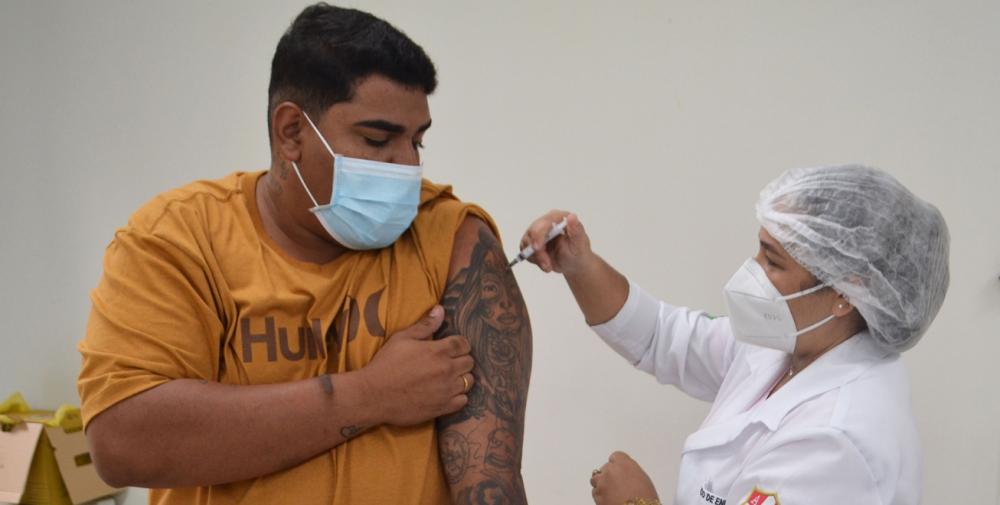 Vacinação contra a COVID-19 nas unidades de saúde nesta segunda (29)
