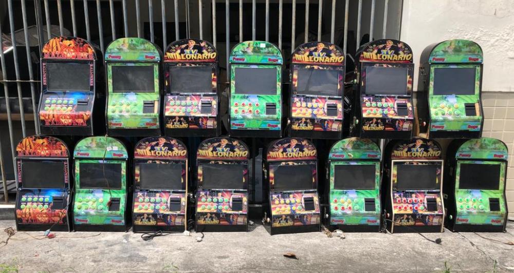 Coorpin de Feira apreende 15 máquinas caça-níqueis