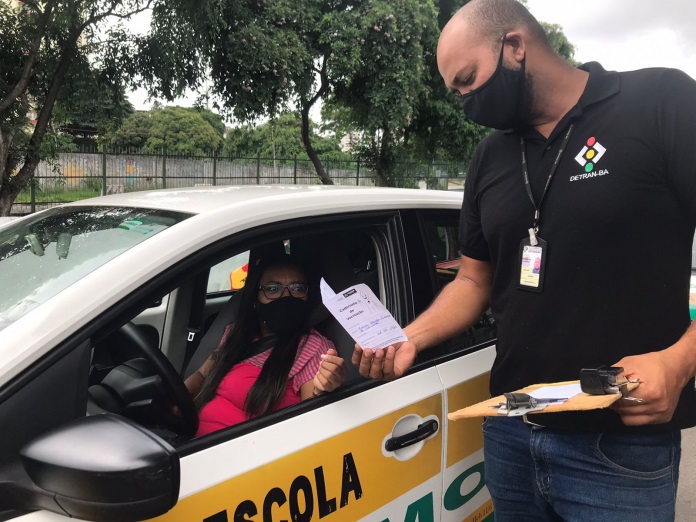 Serviços do Detran-BA são acessados com apresentação de cartão de vacinação