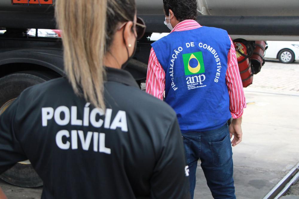 Vinte e quatro postos são fiscalizados durante operação