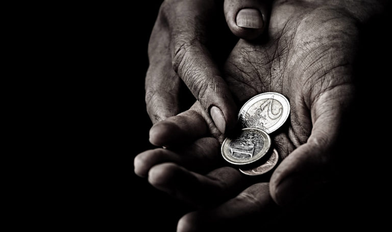 População branca tinha renda 73% maior que preta e parda em 2020, diz IBGE