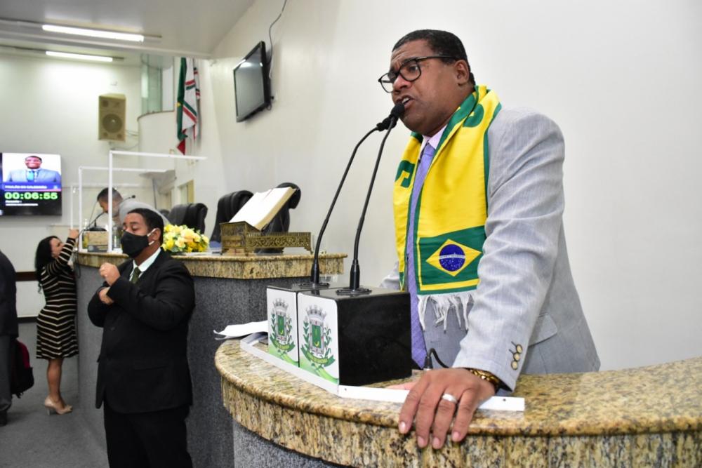 Prefeitura investe milhões em intervenções no centro da cidade, mas alagamentos continuam