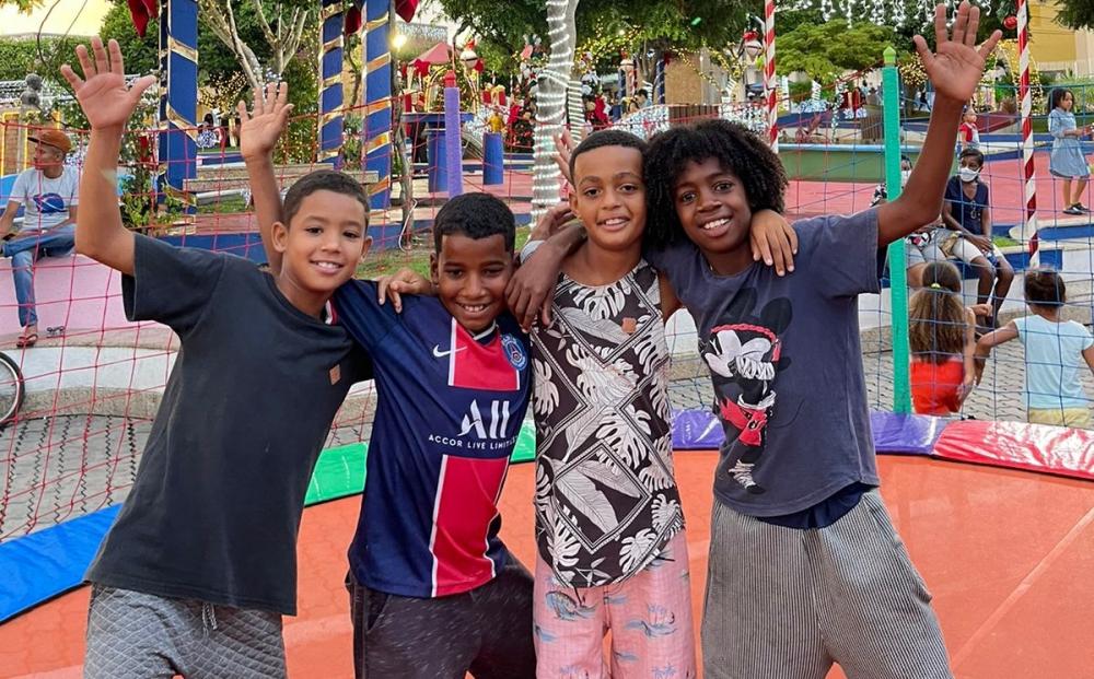 Primeira edição do Natal Iluminado levou clima natalino para Anguera