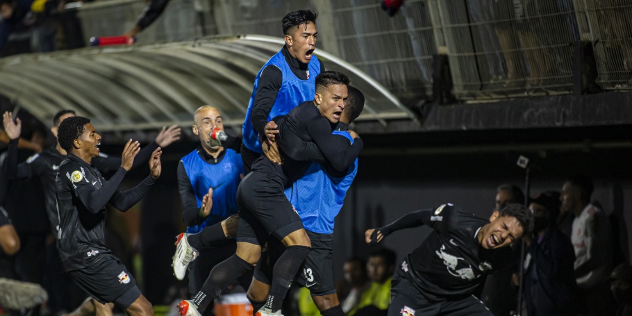 Bragantino vence o Internacional e confirma vaga na fase de grupos da Libertadores