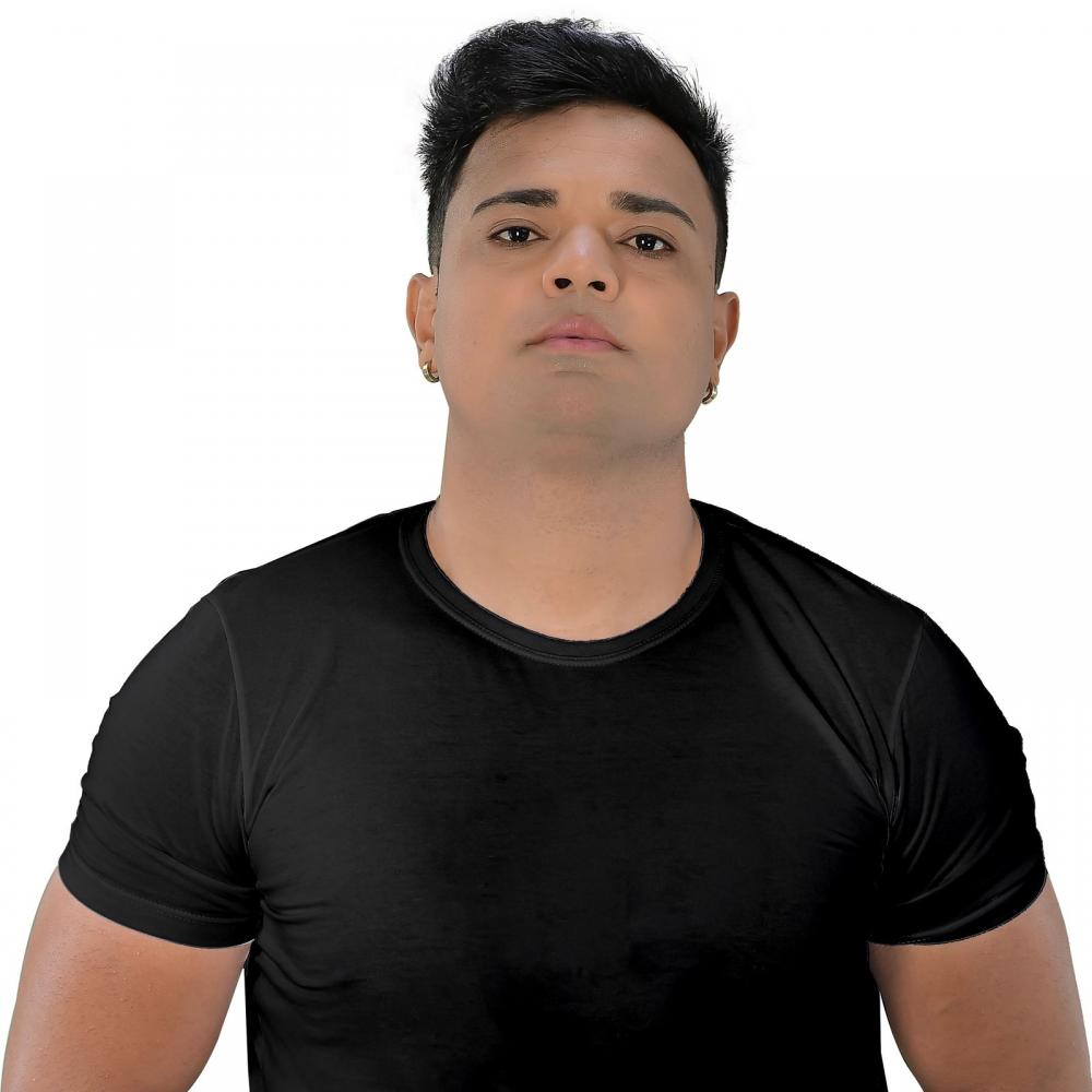 Ex-Laço de Ouro, Clécio Farra lança 1° álbum em carreira solo