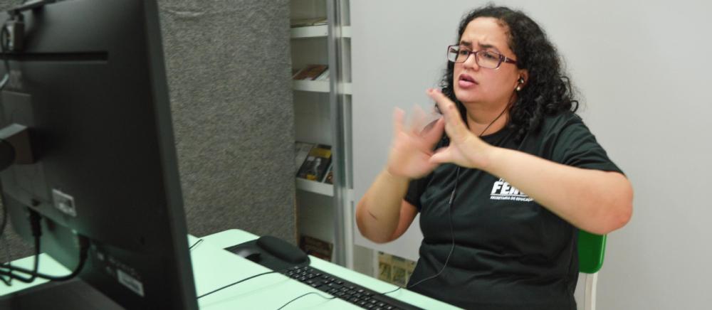 Inscrições para seleção de intérpretes de Libras até dia 17