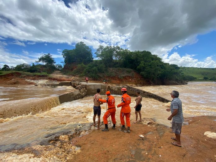 Forças do Estado prosseguem com trabalho em mais um dia de ações emergenciais no Extremo Sul