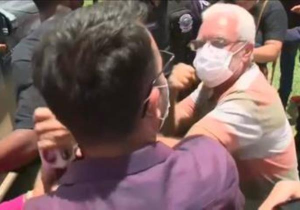 Equipes da TV Bahia e Aratu são agredidas por seguranças e apoiadores de Bolsonaro