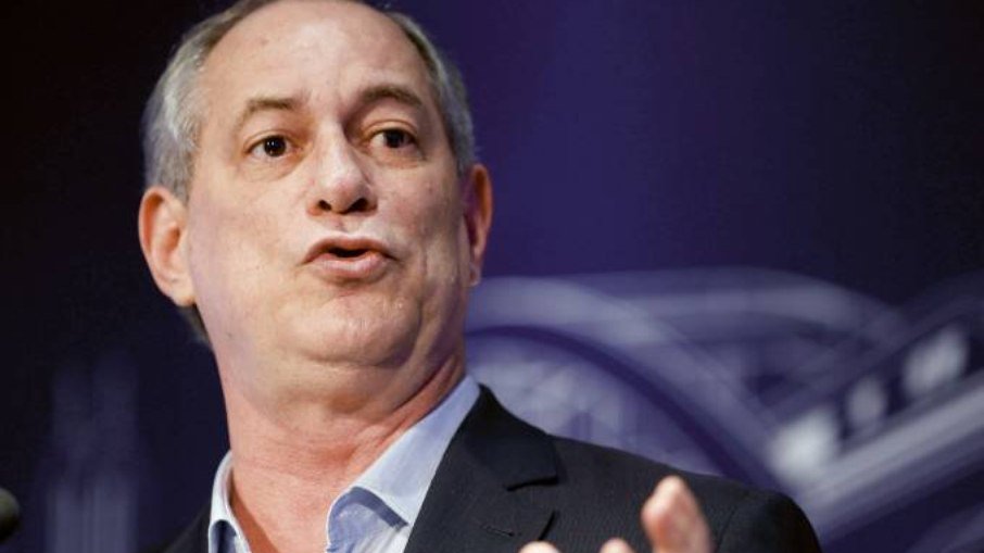 PF faz buscas contra Ciro Gomes e irmão por suposta corrupção