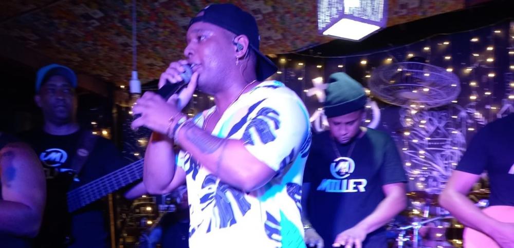 Cantor Miller lança CD nas plataformas digitais