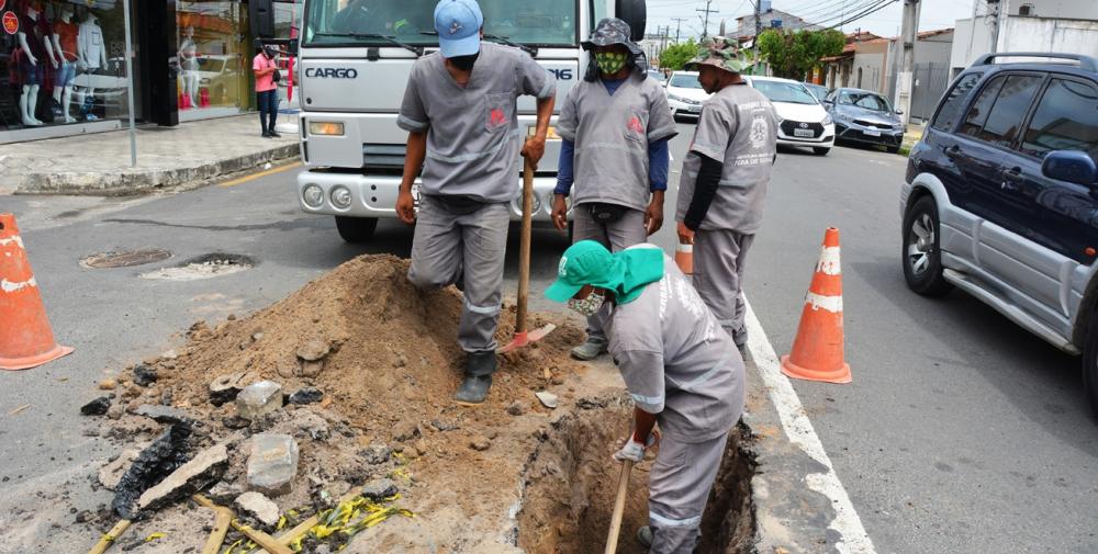 Prefeitura diz que está executando limpeza e desobstrução de drenagem pluvial