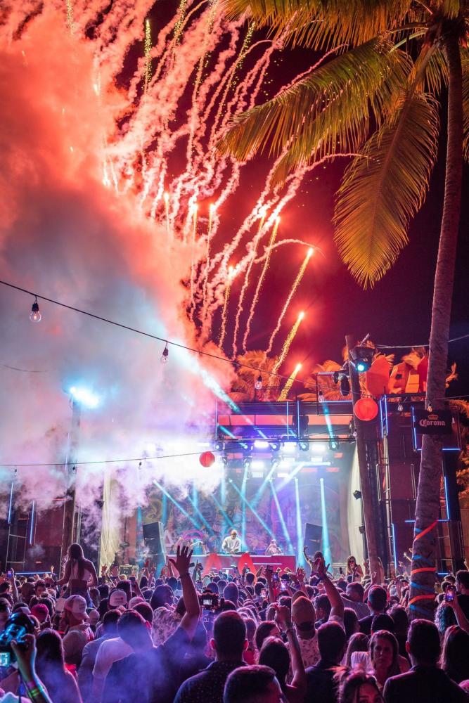 Vintage Culture agita Morro de São Paulo no segundo dia do Réveillon Amoré