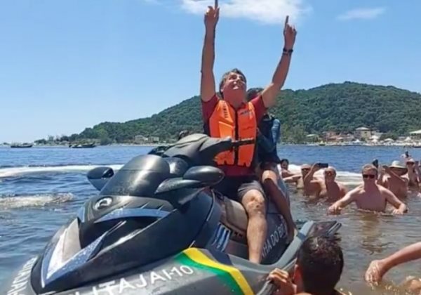 Bolsonaro dá entrada em hospital de São Paulo com suspeita de nova obstrução intestinal