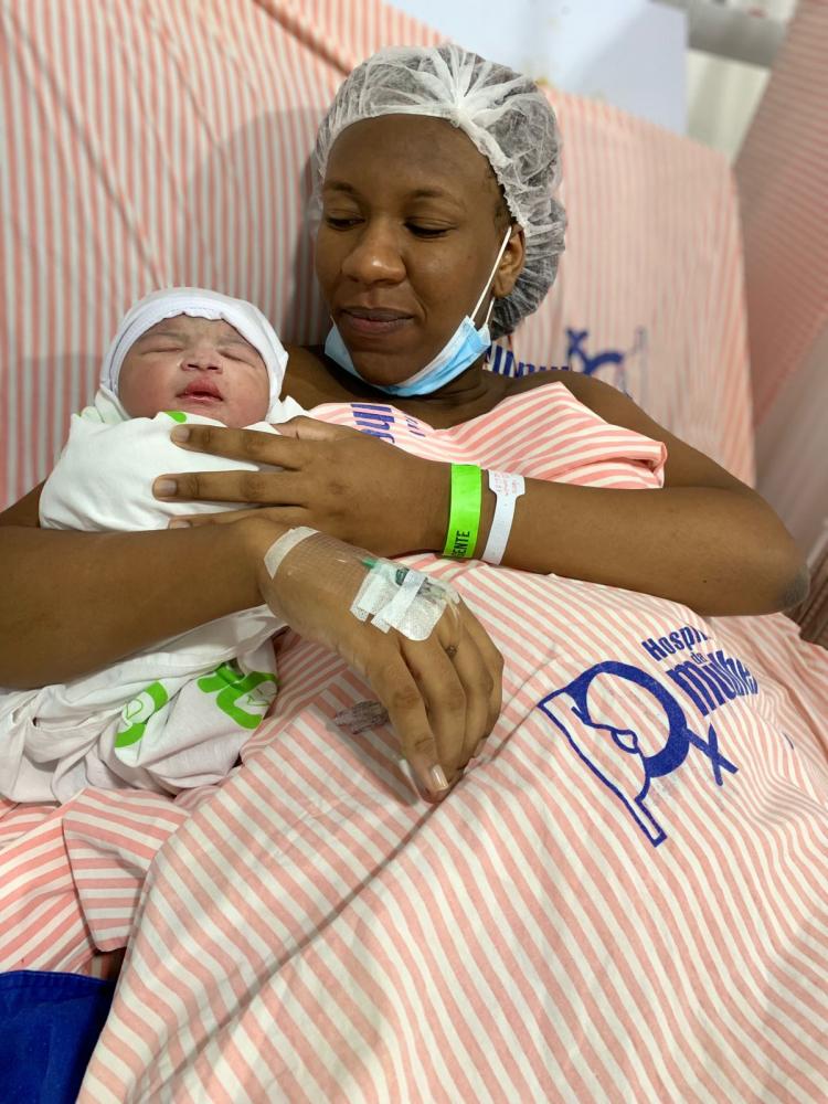Primeira feirense de 2022 nasceu no Hospital da Mulher