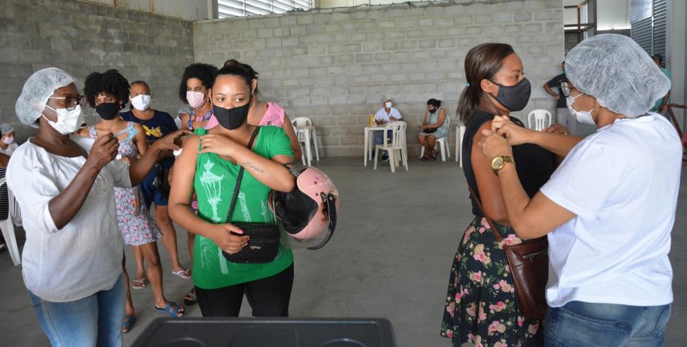 Vacina contra Covid no Shopping Popular e nas unidades de saúde nesta sexta-feira (7)