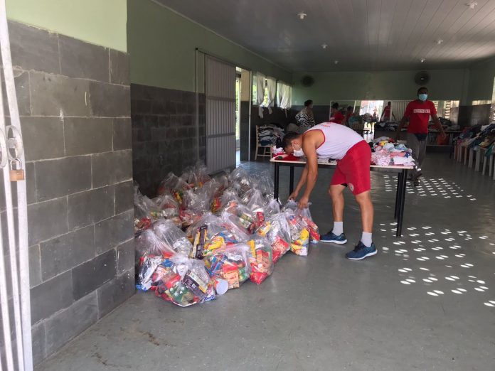 Bombeiros doam 100 unidades de comida para bebês a instituição
