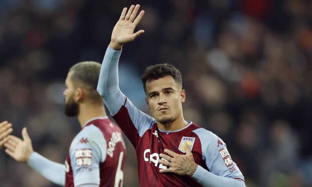 Philippe Coutinho estreia com gol e salva Aston Villa contra United