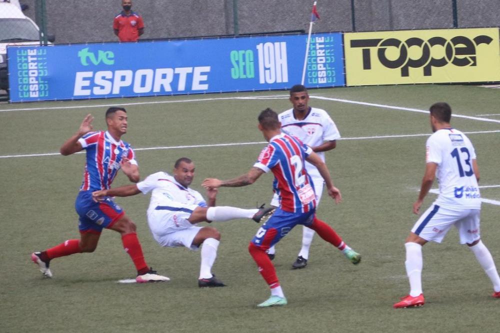 Bahia de Feira e Bahia empatam na estreia do campeonato baiano