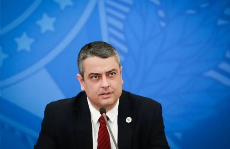 Senadores querem ouvir secretário sobre nota antivacina