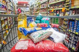 Trabalhador está tendo que escolher comer ou pagar conta