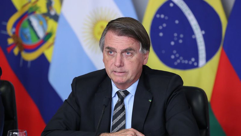 Governo Bolsonaro quer barrar reajuste de 33% no piso de professores