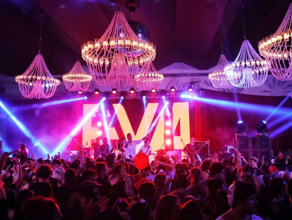 Banda Eva se apresenta no palco principal do maior festival de axé em São Paulo