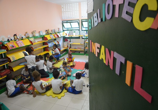 Pandemia provocou saída de mais de 650 mil crianças da escola