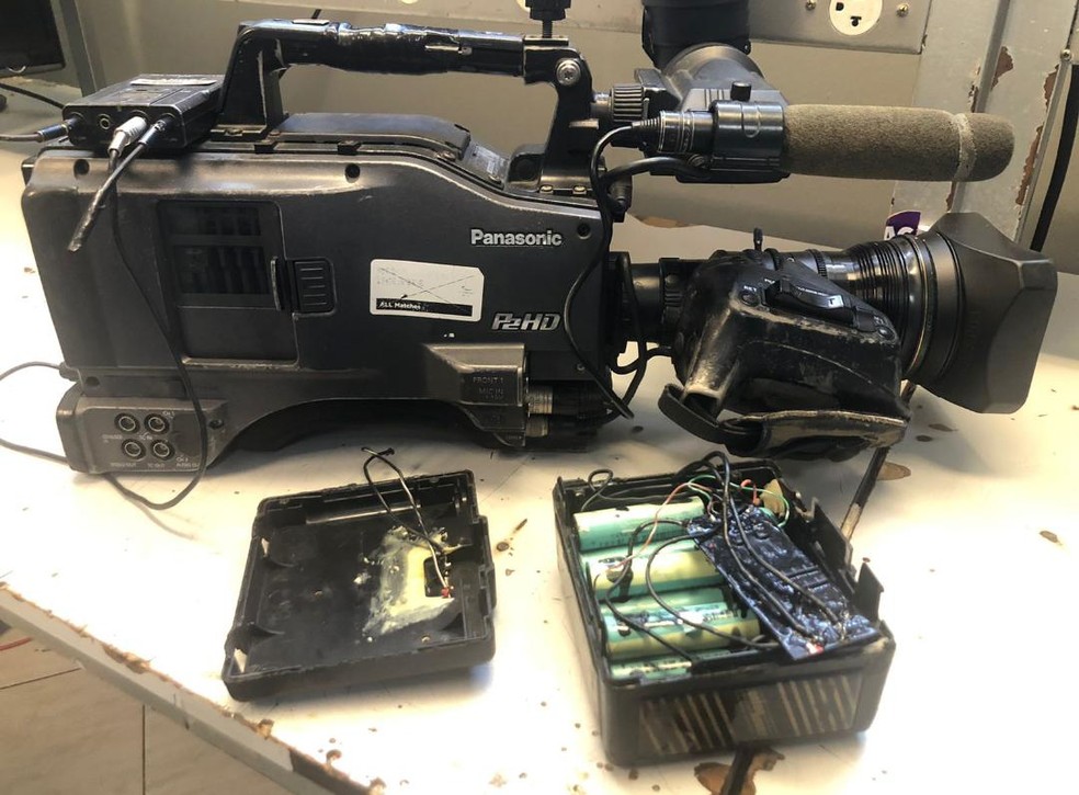 Jornalistas têm equipamentos quebrados por suspeitos de tráfico