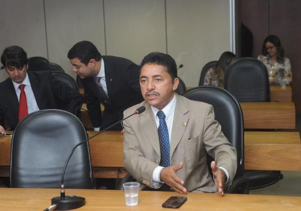 Deputado Roberto Carlos articula possível filiação ao PSB de Lídice