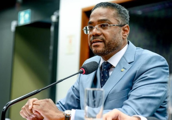 Temos que esperar as costuras políticas, diz Luiz Carlos sobre candidatura de Marinho ao Senado