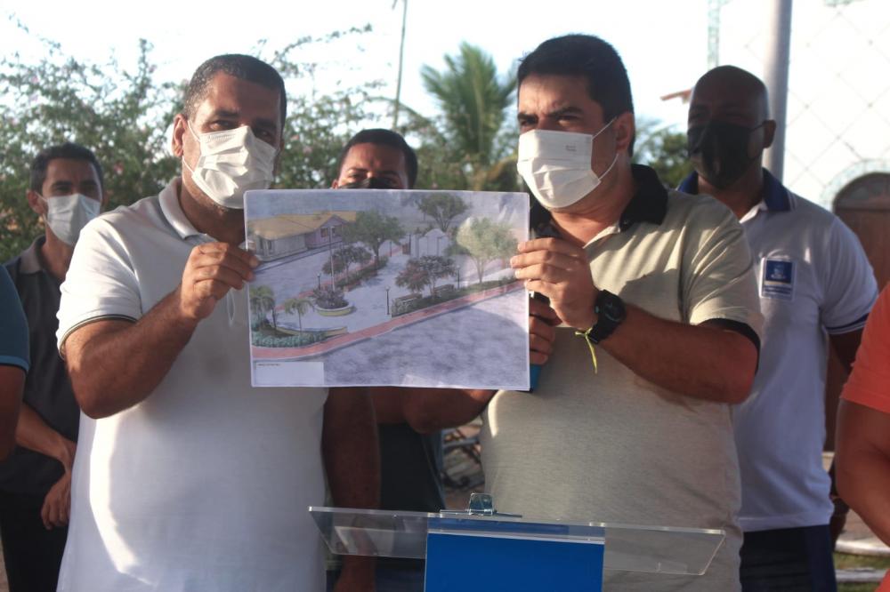 Prefeito de Governador Mangabeira entrega obra e assina diversas ordens de serviço junto com a comunidade 