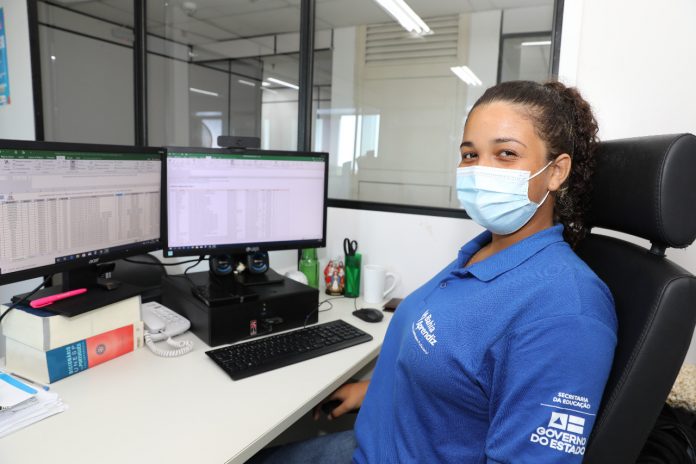 Estudantes vivenciam experiência profissional através do Programa Bahia Aprendiz