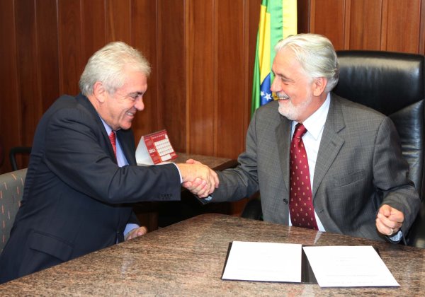 Oposição duvida de anúncio governista por achar chapa com Otto Alencar 