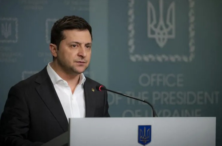 Presidente ucraniano lamenta que seu país foi deixado 